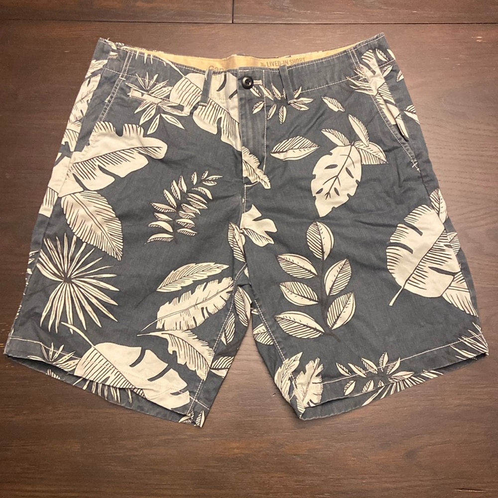 GAP - Lived in Shorts - 34w - Condition 7/10